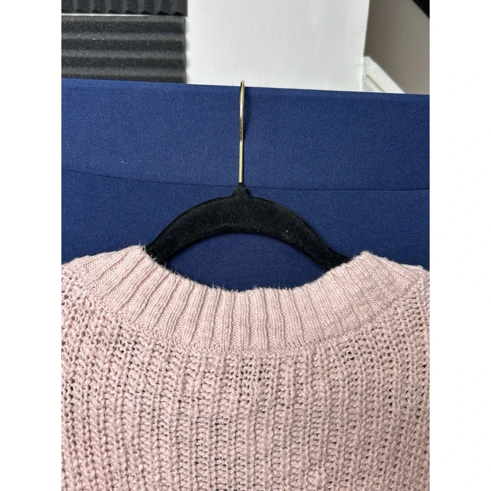 American‎ Eagle Women's Light Pink V-Neck Sweater Size Small